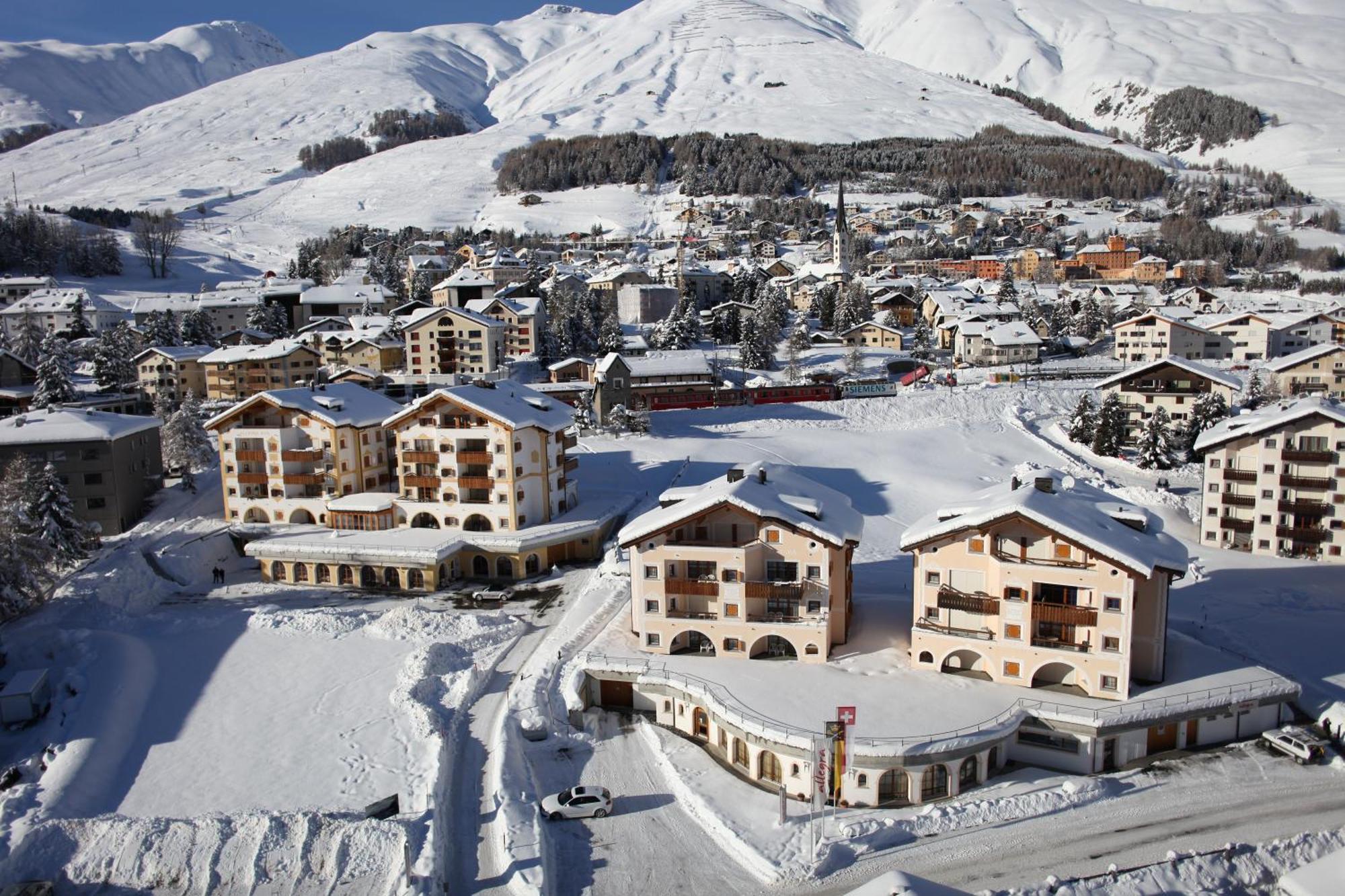 Ferienwohnungen Hotel Allegra ซูออซ ภายนอก รูปภาพ