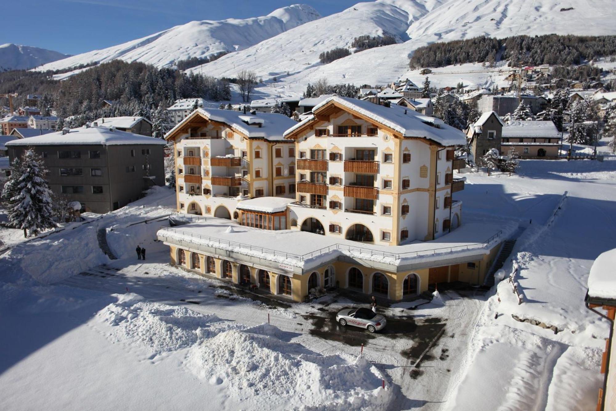 Ferienwohnungen Hotel Allegra ซูออซ ภายนอก รูปภาพ