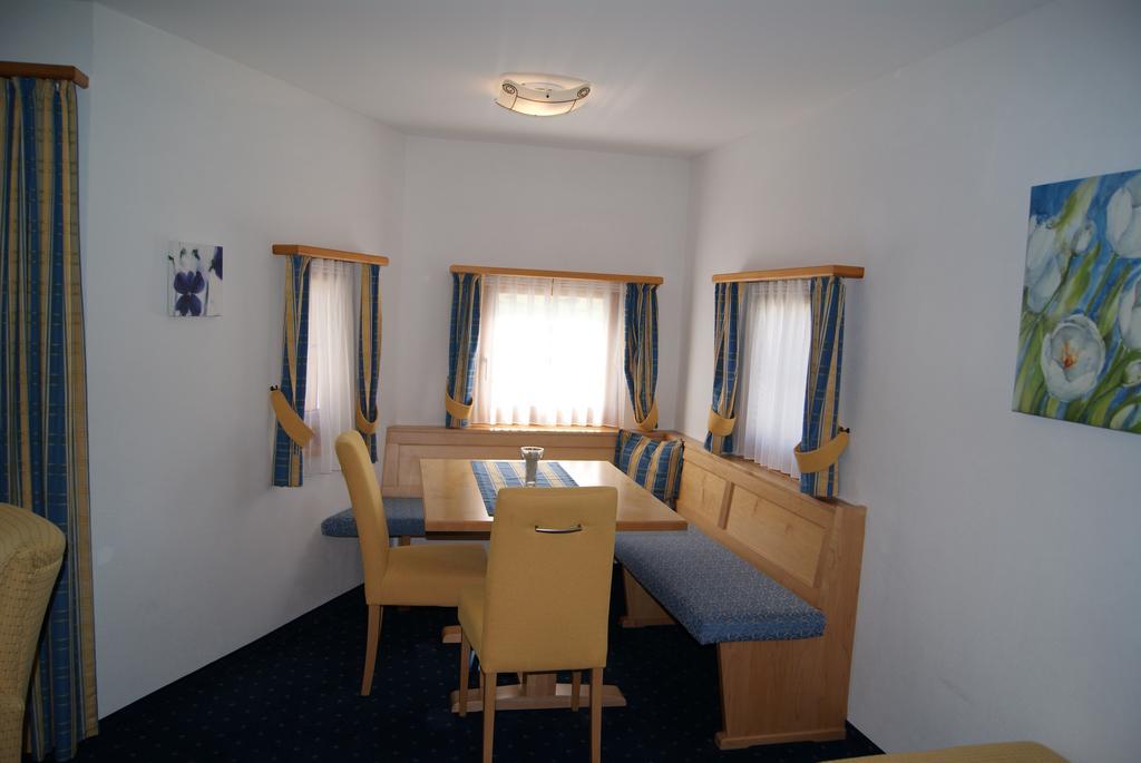 Ferienwohnungen Hotel Allegra ซูออซ ภายนอก รูปภาพ
