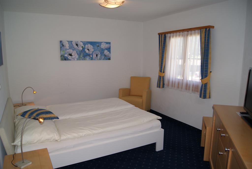 Ferienwohnungen Hotel Allegra ซูออซ ภายนอก รูปภาพ